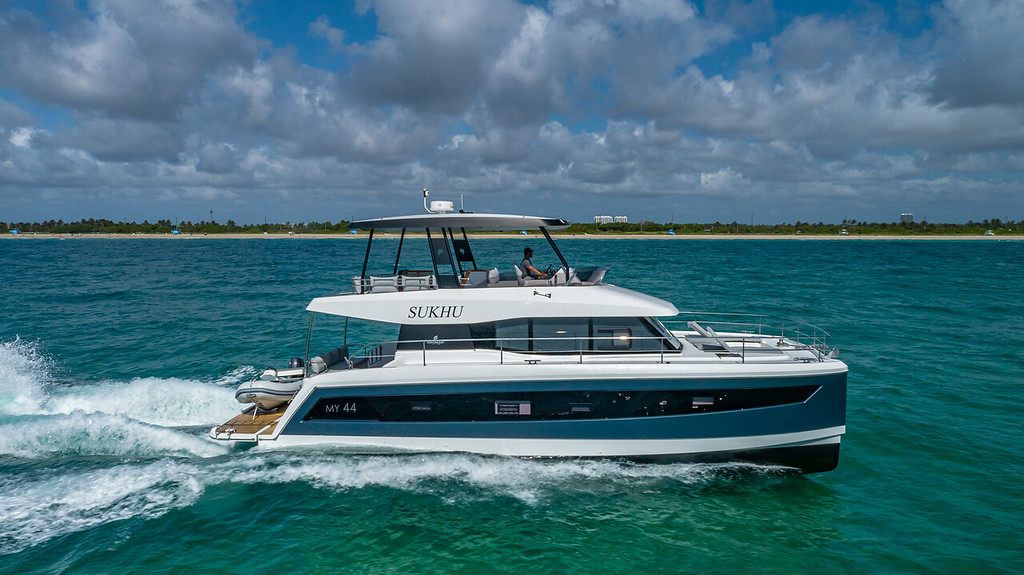 Fountaine-50-yacht-rentals-miami