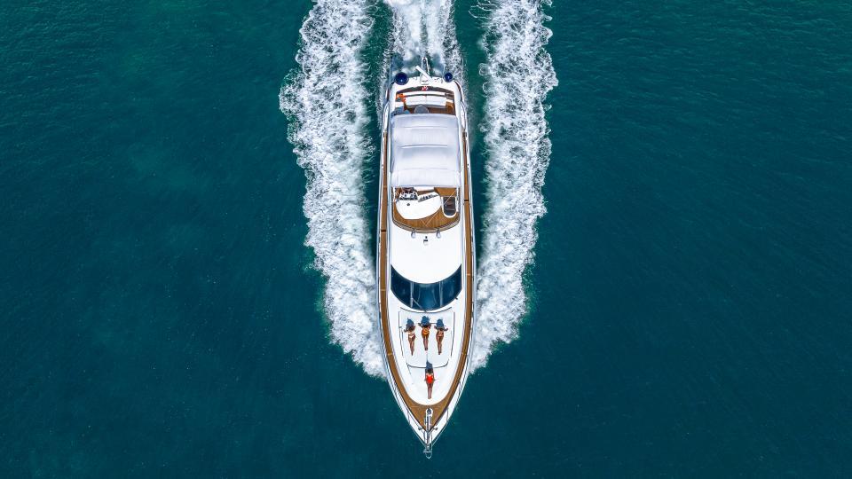 sunseeker-manhattan-74-yacht-rentals-miami